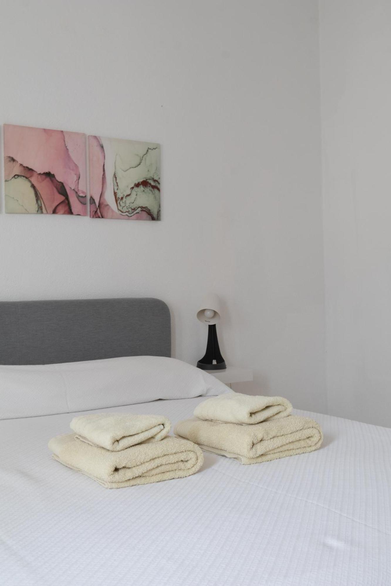Blife Martinya House - Private Rooms And Apartments Olhão Eksteriør billede